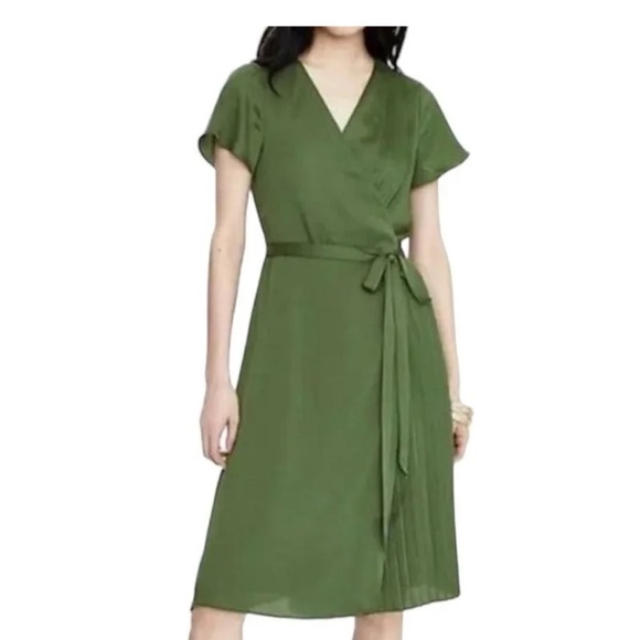 Banana Republic Dresses & Skirts - Banana Republic wrap dress